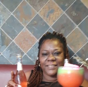 Meet your Posher, Sheila